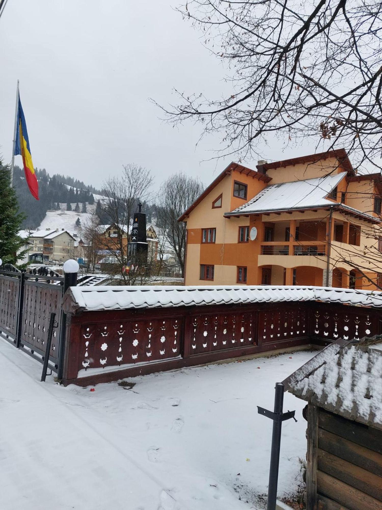 Pensiunea Adela Fundu Moldovei Exterior foto